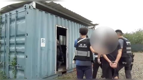 竹警方直搗販毒集團大本營 辦公室還掛「招財進寶」吊飾