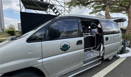 實踐大學自製行動轉播車 轉播全中運輕艇項目