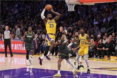 NBA(影)／湖人沒唬人提前放暑假！「狗貝」雙二十肆虐禁區灰狼下剋上晉級