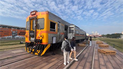 復古車廂變身文青店！　高雄退役火車變身冰淇淋店