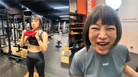 60歲范琪斐「臉埋進他腿上」！小8歲男友「被問房事表現」脫口4字　她當場羞炸