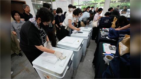 投票演變成抗議！　南韓上演「選票不足」鬧劇引爆選民不滿