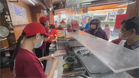 知名火雞肉飯徵人「沒勞健保」？　業者回應了「無違規」