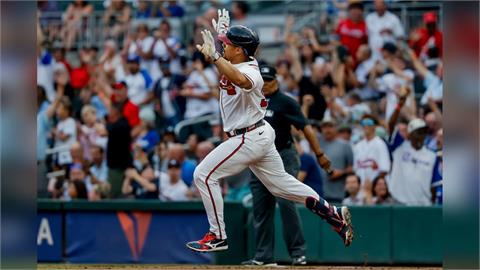 MLB(影)／勇士明星捕手鮑德溫敲致勝首打席全壘打！締造現代棒球新紀錄