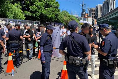 快新聞／新北板橋上午舉辦大型公祭　警方到場維持秩序、未發生衝突
