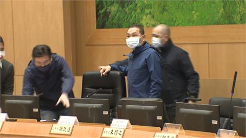 綠：人事調動為不影響參選　侯友宜趁民調聲勢正好表態選？