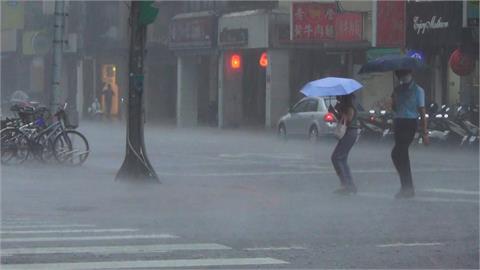 快新聞／14縣市發佈大雨特報　台北、桃園一度發佈淹水二級警戒