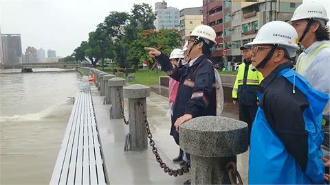 嚴防豪雨成災！陳其邁視察排水設施　抽水機運作穩定「未發現積、淹水情形」
