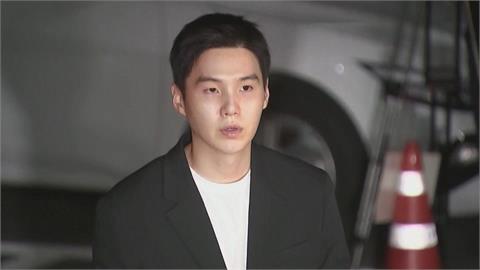 Suga涉酒駕神隱17天首次露面！　現身首爾龍山警察署「鞠躬道歉」