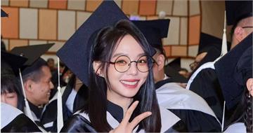 孫淑媚陪朋友旁聽結果自己「讀上癮」　碩士專班畢業抱回「傑出表現獎」