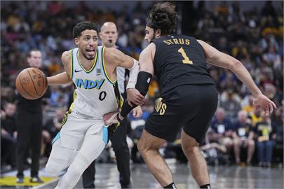 NBA季後賽(影)／飆分、爆衝、起衝突！溜馬129比109宰騎士差一勝進東區決賽