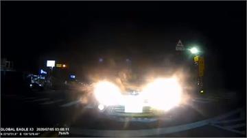 遠燈逆向車急駛過來！騎士嚇壞報警
