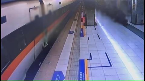 玩命？男趕不上火車攀爬「掛車外」　太魯閣號急靠站