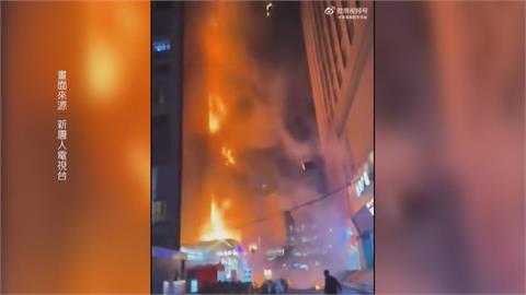 中國山西大樓暗夜惡火 火勢迅速竄燒! 至少3死20多人傷