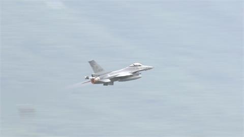 凱米擾漢光演習！花蓮戰機飛行科目取消　金防部「雷霆砲王」實彈演習超震撼