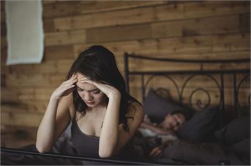 被分手怒揍男友！女子威脅外流性愛片「看這個叫我拿孩子的渣男」　