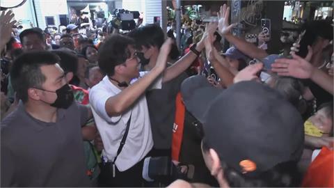 快新聞／沈伯洋特意延後公布行程！延三夜市仍湧現人潮　支持者高喊「凍蒜」