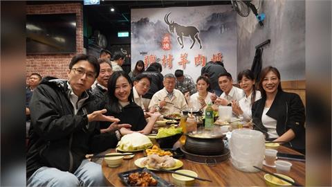 快新聞／柯文哲吃羊肉爐　陳彥廷茹素被晾一旁？本人回應了