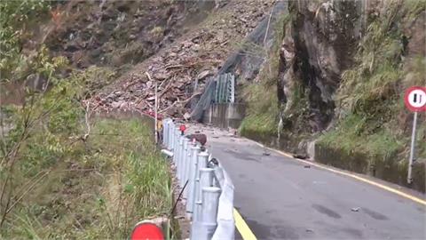 中橫便道落石坍方交通中斷 緊急封路搶修