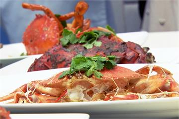 蟹比臉還大！ 新加坡最大活蟹餐廳「珍寶海鮮」攻台