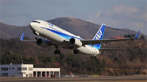 快新聞／有驚無險！全日空1航班「羽田機場撞跑道燈」　緊急返航檢查