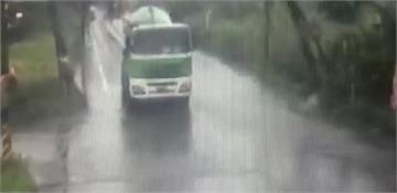 貨車「扯斷整排電桿」楊梅、新屋460戶停電 搶修16小時復電