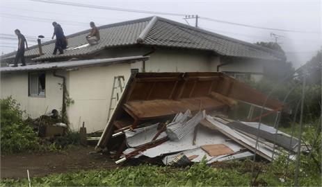 快新聞／颱風珊珊登陸日本！鹿兒島「眨眼間狂風暴雨」　民眾驚：我好像有生命危險