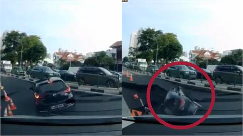 行駛到一半「墜神秘天坑」！女駕駛連人帶車「5秒內消失」驚悚畫面曝光