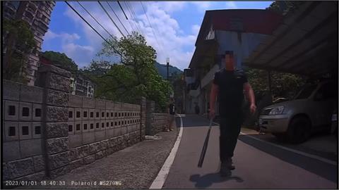 路邊停車被碎嘴!男抄球棒攔人 怒嗆:不知我是地頭蛇?