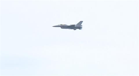 嘉義空軍基地週六展演未演先轟動　F16V戰機今年首度參演吸引大批軍事迷