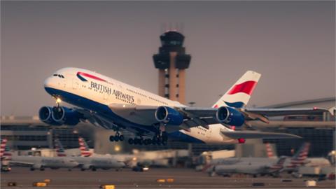 激戰16女「攝狼機長」筆電鏡頭直拍床！極樂片外流「多家航空空姐」受害