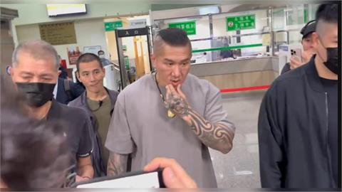 快新聞／館長15萬交保！　檢方認定涉違「煽惑他人犯罪、恐嚇危害安全」