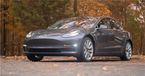 車評爆造假「Model 3煞不住撞2次」　特斯拉控告中國千萬網紅