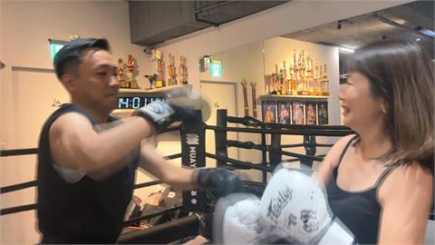 選前不鬆懈！鄭孟洳帶「學弟妹」打泰拳　趣味畫面曝光