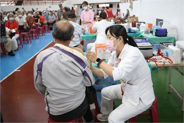 疫情升溫嘉義市開設大型疫苗接種站　黃敏惠籲接種防重症