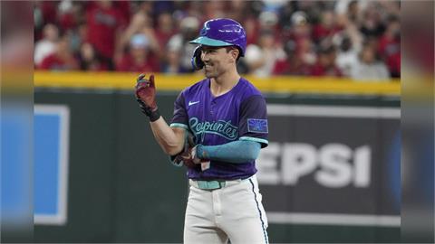 MLB(影)／吞鄧愷威兩K後敲長打！「卡仔」達陣「30-15-30」比肩上古神獸