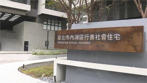 內湖行善社宅又出包　開工日電梯故障！住戶趕上班被迫走樓梯