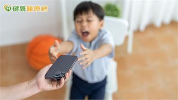 一開學就沒收手機!親子衝突拉警報 這三招協助3C戒斷
