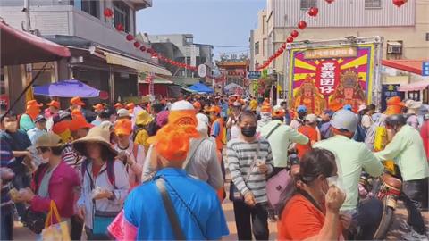 白沙屯媽祖進香深夜起駕！　拱天宮周邊湧大批香燈腳