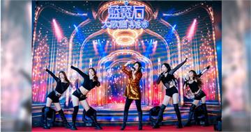 《高雄有顆藍寶石》電影高雄首映會嗨爆　王彩樺逗歌迷「爽歪歪」淚謝豬哥亮提攜