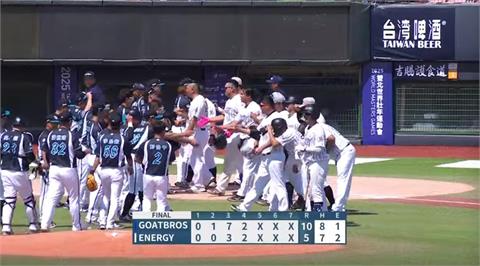 世壯運(影)／前職棒球星大對決！　山羊兄弟10:5勝Energy奪分組第一