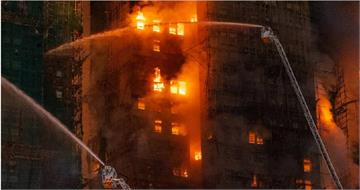 香港惡火「外牆違法施工物料」成助燃結構！承包商神隱遭突襲搜查　3人被捕