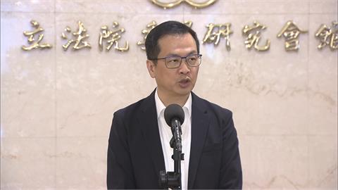 簡舒培質疑政治獻金流入基金會　立委羅智強揚言提告