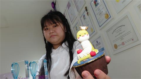 台灣之光！　15歲少女勇闖英國參加世界蛋糕大賽　擊敗各國好手奪金牌