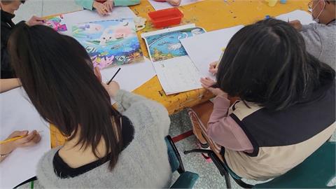 桃園啟智教養院生展現才華　創作藝廊開展培養自信