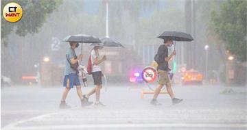 雨區再擴大！12縣市豪大雨特報「大雷雨轟11地」　入夜後下更猛