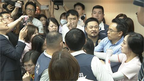 國民黨突襲排審選罷法　藍委提罷免票需超過當選票