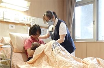 母嬰友善環境全台19醫院獲獎   有醫院出動「機器人教餵母乳」