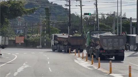 一天收入近萬！　百輛砂石車搶載砂石　宜蘭南澳交通大亂引爆居民怒火