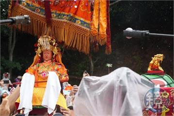 快訊／進喔！白沙屯媽祖15:45回宮安座　三進三退「震撼畫面曝光」